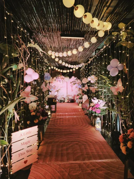 Floral Aisle & Entry Décor
